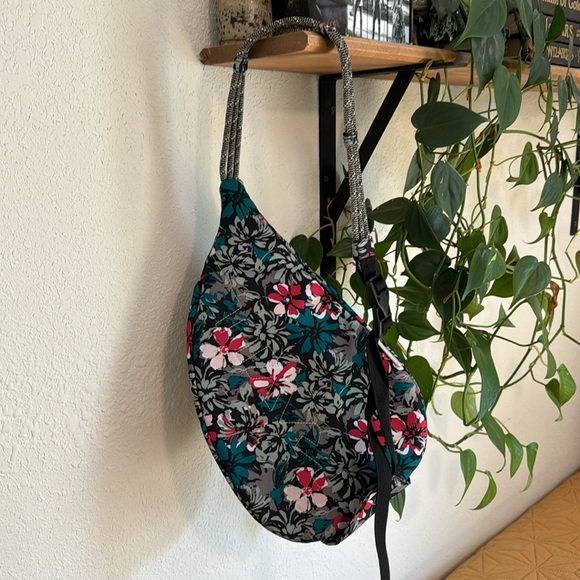 Kavu Painted Floral 25th Anniversary Mini Rope Sling Bag - Picture 2 of 8